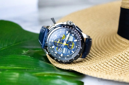 Montre Citizen Blue Angels Skyhawk AT avec bracelet en cuir imprimé crocodile